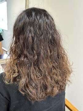 アイリス(Iris) スパイラルパーマで外国人風ヘア