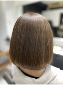 透明感ベージュ