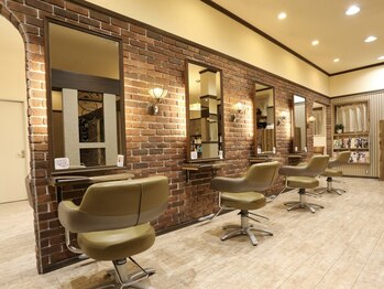 マテリア ヘアー デザイン(materia hair design)の写真/お店の雰囲気が暖かいアットホームなサロン♪細かい気配りを全員が意識しています！お気軽にご来店ください