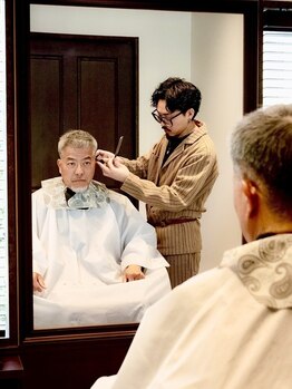 リバイブ(REVIVE)の写真/【大須観音5分/バーバー】お洒落で清潔感溢れるメンズカットで好印象ヘアを実現！ビジネスシーンにも◎