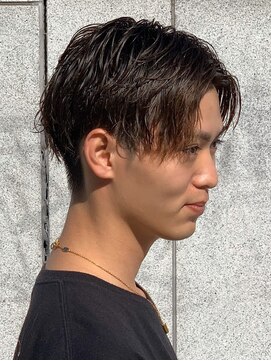 クオンヒール 淀屋橋店(QUON HEAL) スペインカール/スパイキーショート/フェザーパーマ/フェード