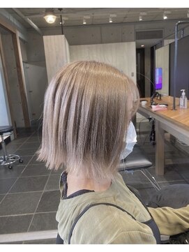 ウェイビィ 藤沢(WAVY) ホワイトベージュ×外ハネボブ【WAVY藤沢】