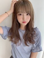 レイヤーカット　ベージュカラー　透明感　ニュアンスカラー