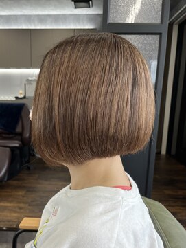 タイ(~tie.) 前下がりショート