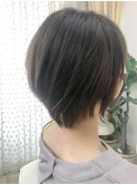 美シルエットのひし形ショートボブ