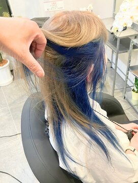 アイノ(AINO.) ネイビーブルーインナーカラー[茅ヶ崎駅/プライベートサロン]