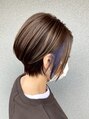 ブラウン(Brown)&nbsp;丸みショートカット/インナーブリーチ/骨格に合わせたカット