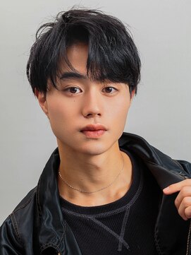 メンズヘアムニ 恵比寿(Men’s hair MUNi) ナチュラル黒髪センター分けマッシュ