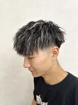 アース オーセンティック 越谷レイクタウン店(EARTH Authentic) フェード×ツイストパーマ×ハイライトで一気に垢抜け
