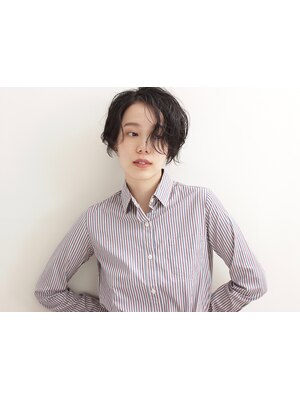 有名ヘアショーやコンテストに多数参加、経験を積んだスタイリストが高い技術でその再現性を実現します☆