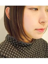 メグリ(meguri)&nbsp;ショートヘアボブことりベージュ毛先パーマウォーターフール黒髪