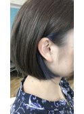 ミニボブとビビットブルーでワンポイントイヤリングカラー
