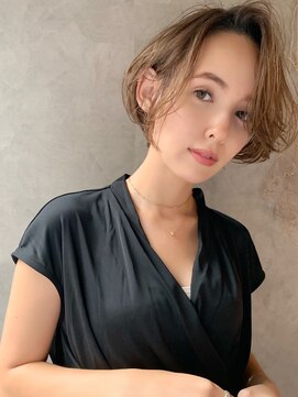 アヴァロン(AVALON) ラフウェーブ×ひし形ショートボブ