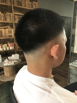 ヘアーデザイン ディードット(Hair design D.) フェードカット