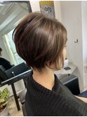 白髪ぼかしホワイトグレージュ前下がりショートボブ丸みショート