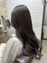 アトリエナガノ(atelier nagano)&nbsp;ニュアンスカラー/センターパート/ツヤ髪スタイル/ブルージュ