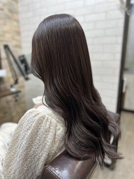 アトリエナガノ(atelier nagano) ニュアンスカラー/センターパート/ツヤ髪スタイル/ブルージュ