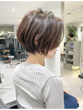 バンプ ギンザ(BUMP GINZA) シルキーベージュデザインカラー斜めバング束感ショート