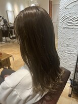 アマレット(Amaretto) 【オリーブベージュ×ゆる巻きミディ】