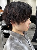 ヒュイル バイ ニアウ(Hwyl by Niau) メンズマッシュパーマニュアンスパーマスパイラルパーマ刈り上げ