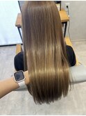 Aujua新ライン!濃密保水ケアトリートメント
