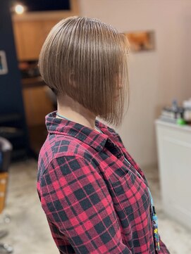 ネイビーヘアデザイン(navy hair design) 前下がりボブ