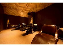 シャンプー台でリラックス【髪質改善/縮毛矯正/ヘッドスパ】