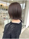 シルキーグレージュ　透ける質感の切りっぱなし　ミニボブ