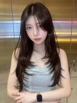 ルームバイシー 新宿(Loom. by Sea) ワンホンレイヤー×ダークブルー/丸顔/縮毛矯正/ミルクブラウン