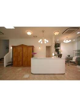 ヨーロピアンスタイルの店内、お洒落なインテリアに囲まれて癒しのサロンタイムを♪半個室も完備◎