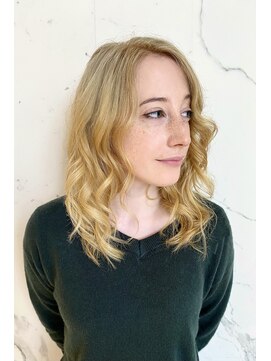 ウノプリール 西梅田ハービスプラザ店(uno pulir) blonde hair style