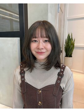 アルティファータ(artifata) オリーブグレージュ 暗めオリーブ ミディアムレイヤー イエベ