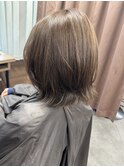 クビレ外ハネショートボブ