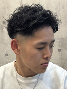 ブレイズマン(BLAZEMAN) 大人の64分けパーマ×フェード