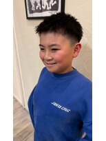 シフト(SHEEFT)&nbsp;アップバングツーブロック黒髪ビジネスメンズカット