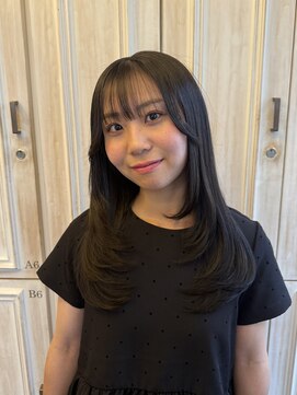 トリコ 梅田茶屋町店(trico) 透明感ブラック × レイヤーカット