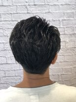 ミーティア バイ クアトロ(Meteor By QUATRO) ジェルで綺麗めに決めるオールバックスタイル