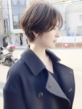 アンド ストーリーズ(&STORIES) 可愛い前髪ありのひし形耳掛け/20代/30代/40代/ショート/ボブ