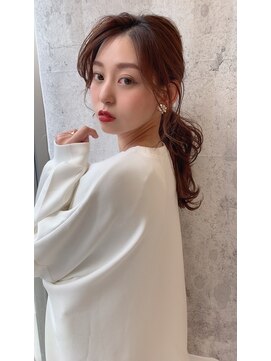 アイユー(ii+U) ミディアムレイヤー　ゆるふわ　ルーズアレンジ