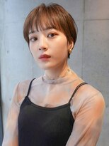 大人かわいい小顔カットの耳かけマッシュショートヘアー