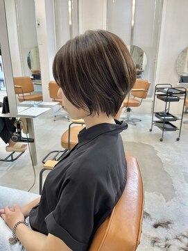 セム(sem) ショートボブ×白髪ぼかしハイライト