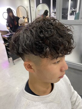 アルーシェ 秋葉原店(Alushe) フェード風 スペインカール