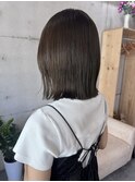 オリーブベージュ