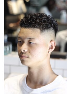 キングスマントーキョー 立川店(KINGSMAN TOKYO) アップバング / ツーブロック / スキンフェード 【立川】