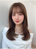20代シースルーぱっつん前髪で結んでかわいいフェイスレイヤー