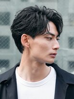 フィフス(fifth)&nbsp;原宿毛流れフェザーパーマセンターパートカットビジネスヘア黒髪