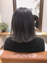 ティティ(TiTi)&nbsp;ハイライトで透明感◎[TiTi_栗林れい]