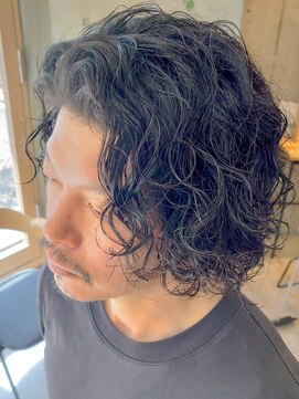 ヒート トウキョウ 目黒店(HEAT TOKYO) ツイスパセンターパートマッシュ波巻きダウンパーマメンズ目黒