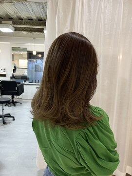 ユーリ(juli) ミディアム×オリーブベージュ