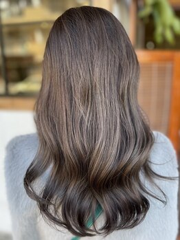 ライフゴーズオン(LIFE GOES ON)の写真/プロならではの目線で大人女性の髪のお悩みを解決！あなたの魅力を最大限に引き出すスタイルをご提案♪